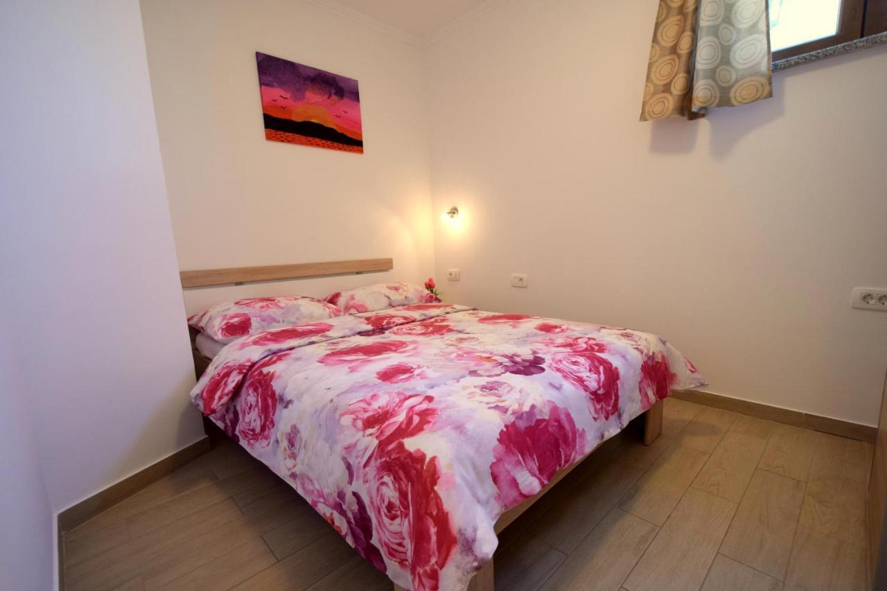 Rose Apartment *