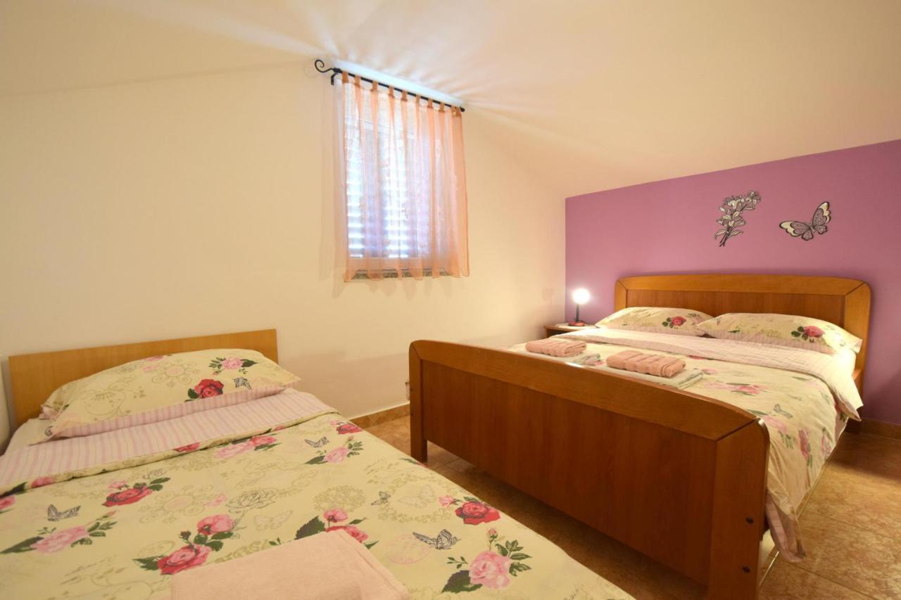 Rose Apartment