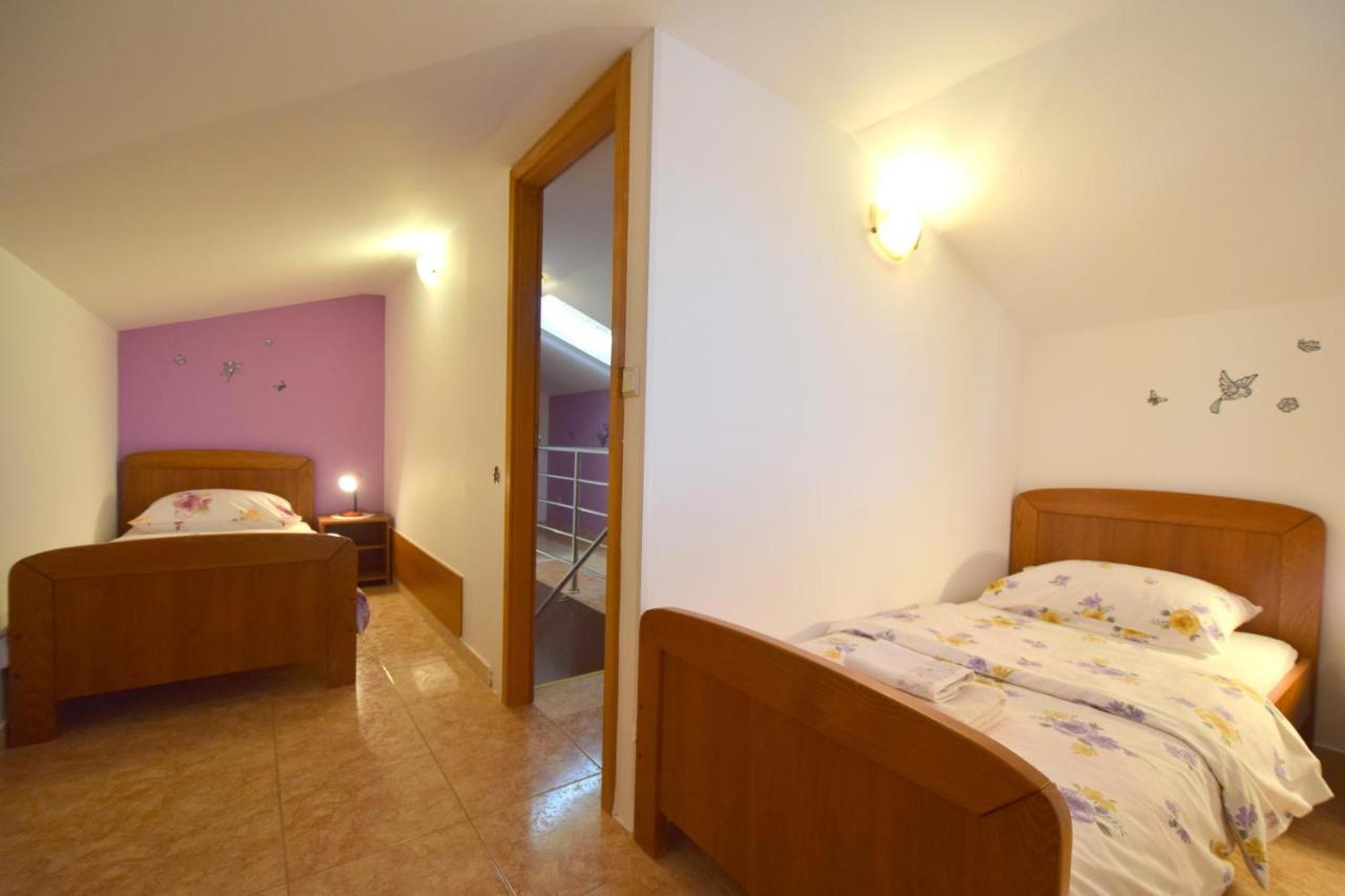 Rose Apartment *