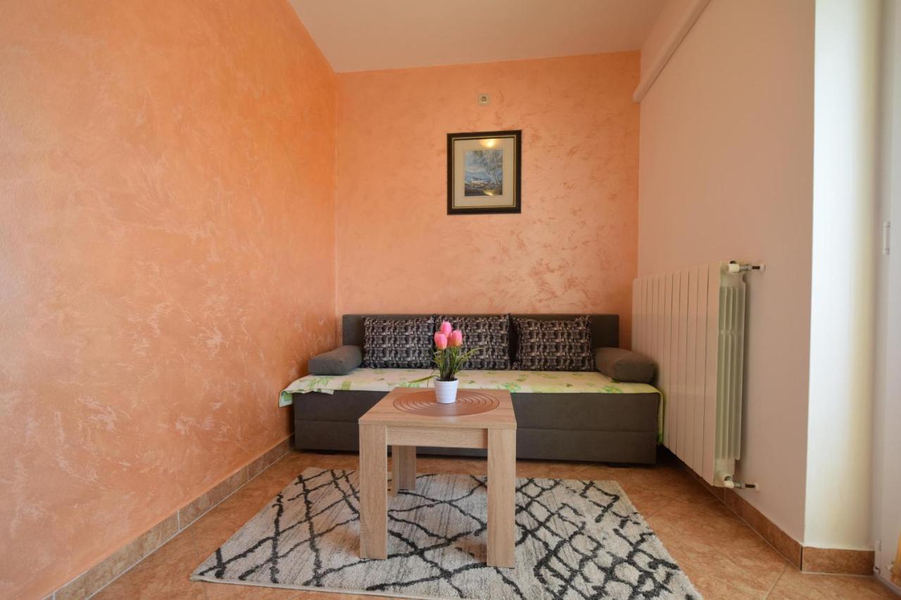 Rose Apartment